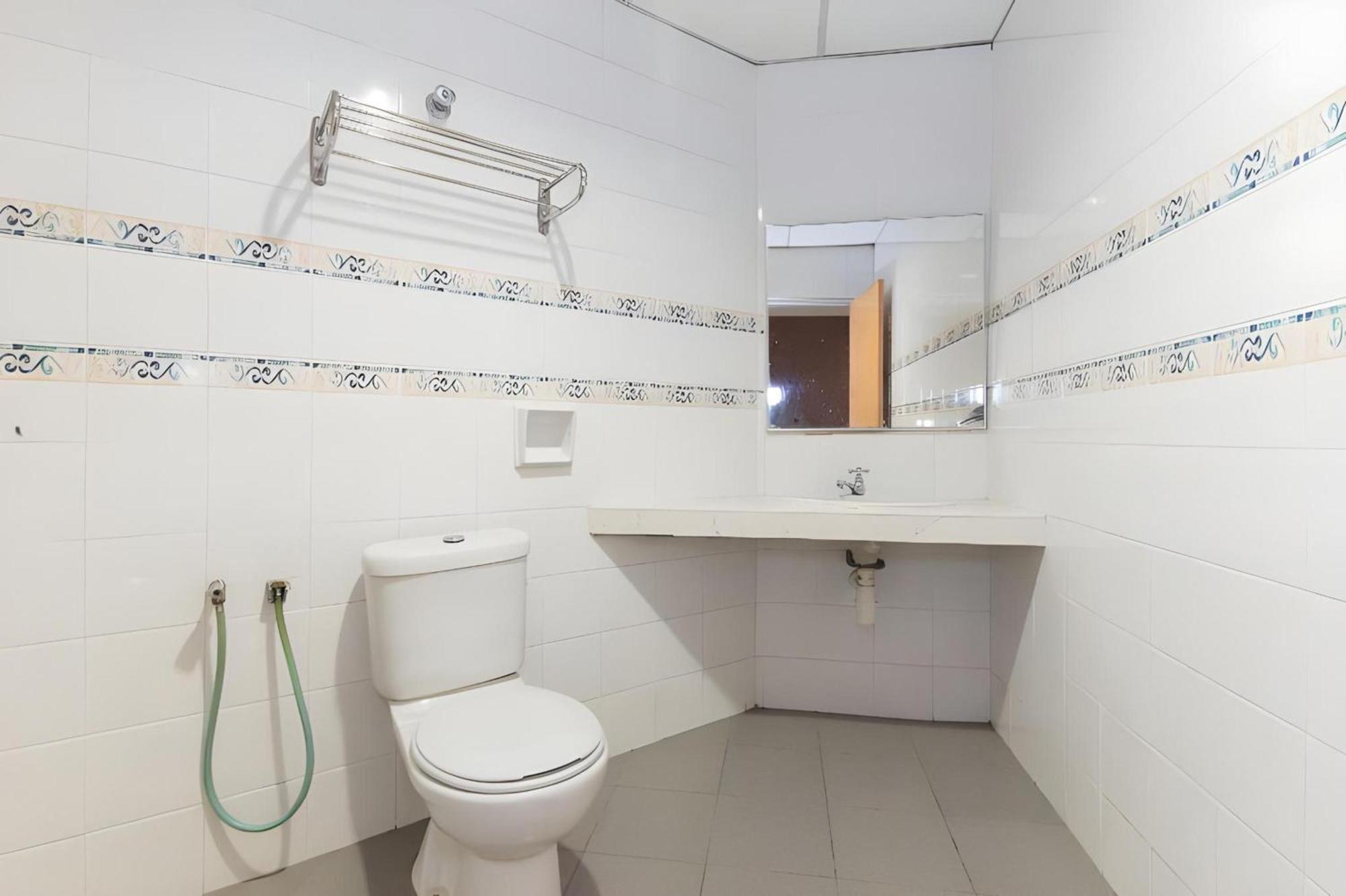 Super Oyo 447 Comfort Hotel Meru Κλάνγκ Εξωτερικό φωτογραφία