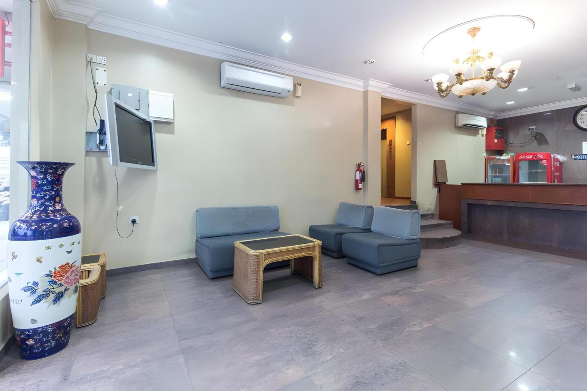 Super Oyo 447 Comfort Hotel Meru Κλάνγκ Εξωτερικό φωτογραφία
