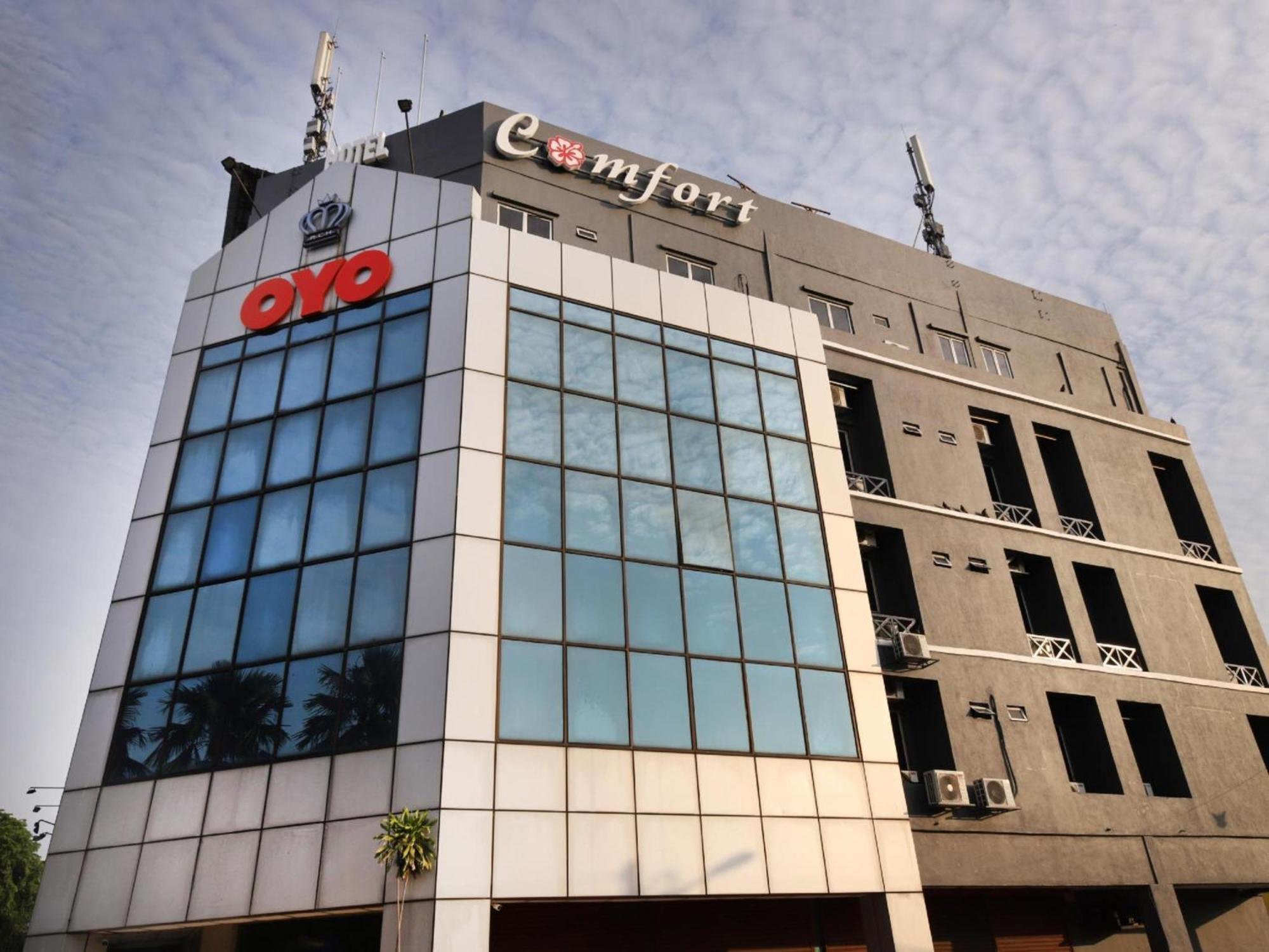 Super Oyo 447 Comfort Hotel Meru Κλάνγκ Εξωτερικό φωτογραφία